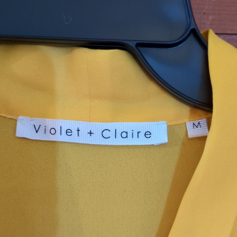 Violet & Claire Vibrant Yellow V-neck 3/4 Sleeve Transitional Tunic Blouse - Picture 2 of 6